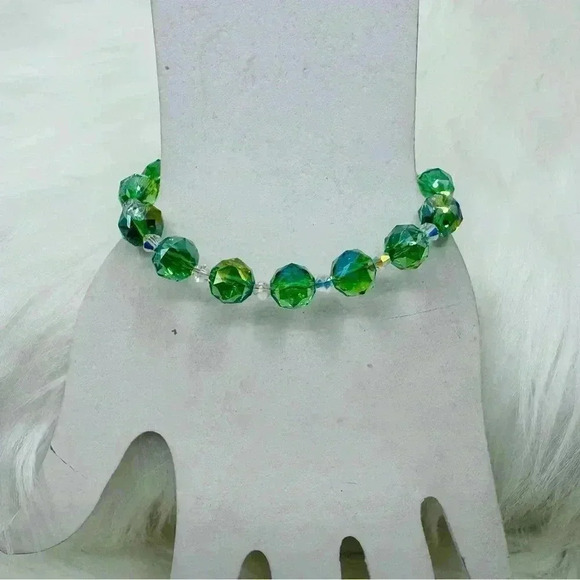 The Sparkly Green Beaded Bracelet - Picture 3 of 4